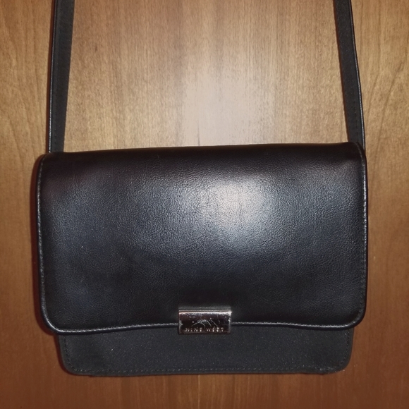 Nine West Handbags - Nine West Black Purse